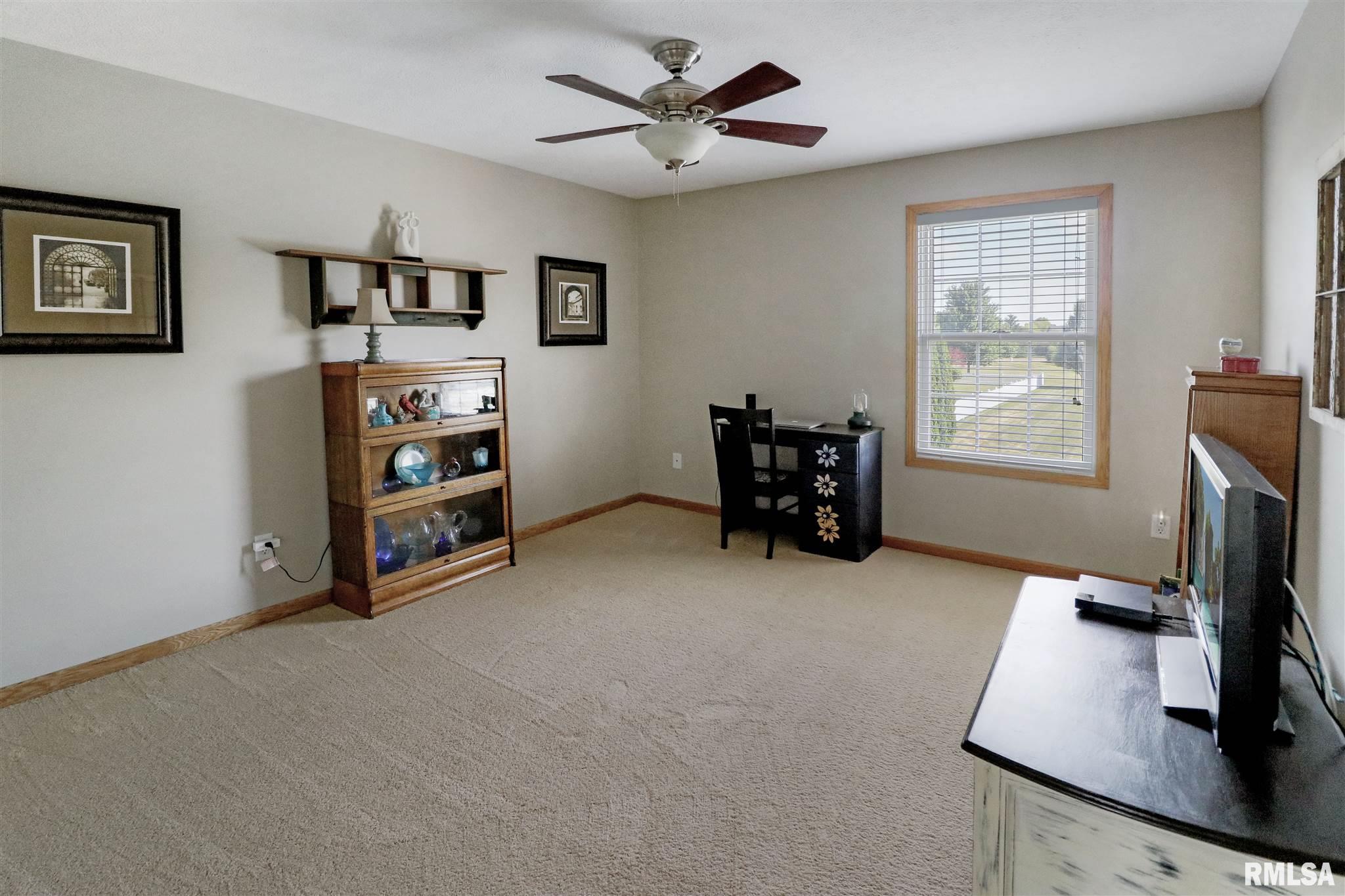 1606 Sycamore Washington, IL 61571 - Photo 25 of 38 Gallery Image 25