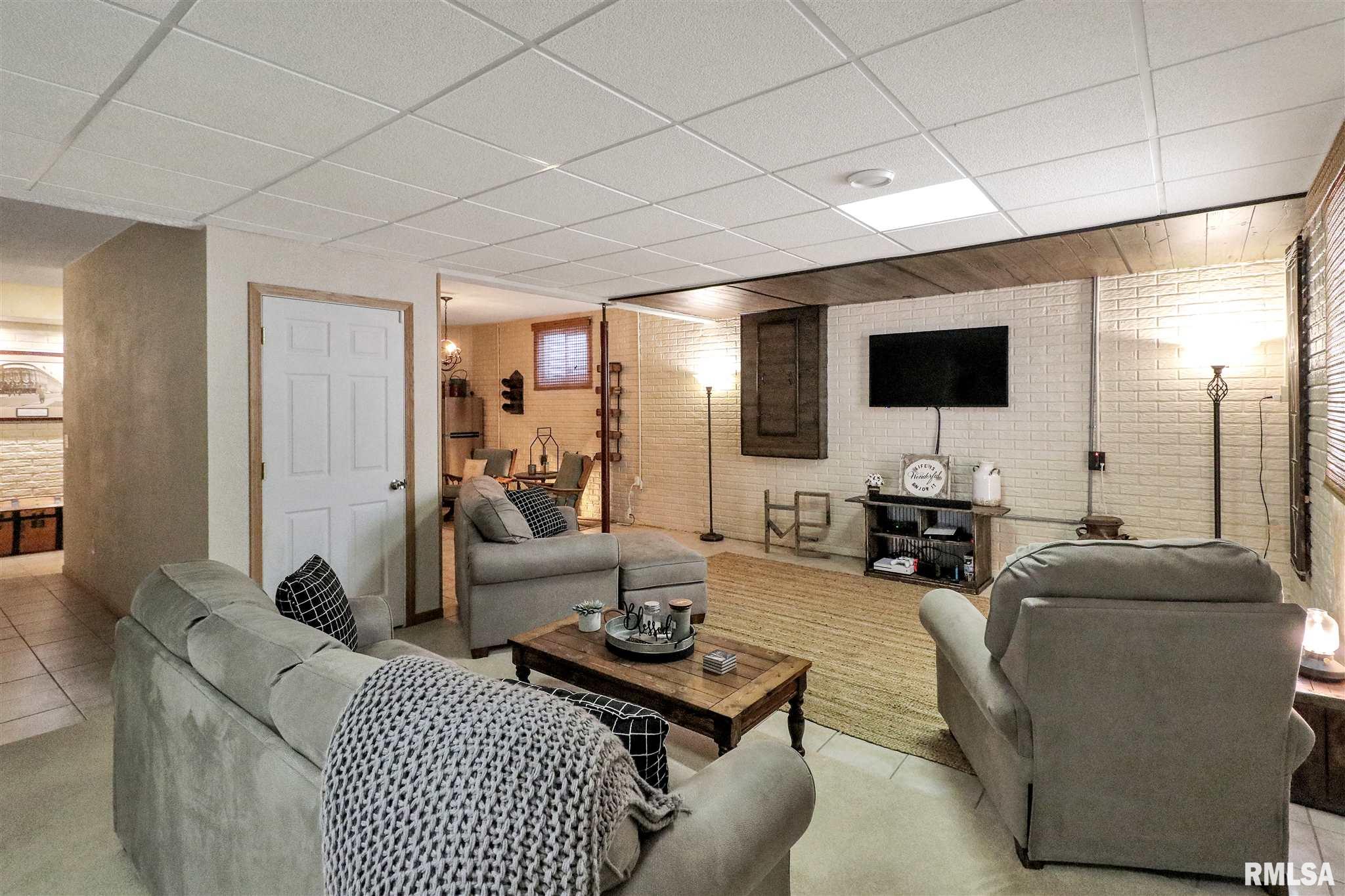 1606 Sycamore Washington, IL 61571 - Photo 28 of 38 Gallery Image 28