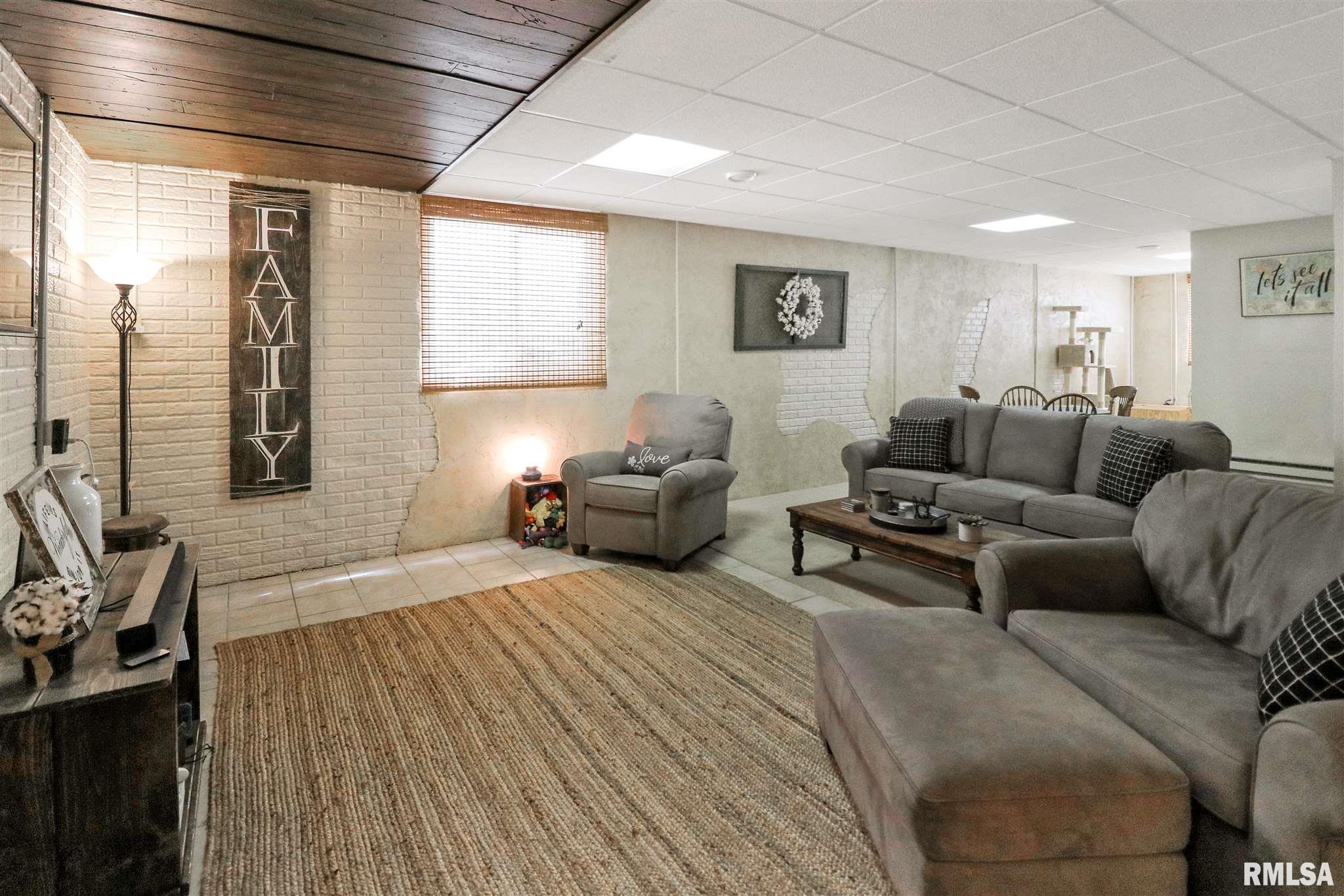 1606 Sycamore Washington, IL 61571 - Photo 29 of 38 Gallery Image 29