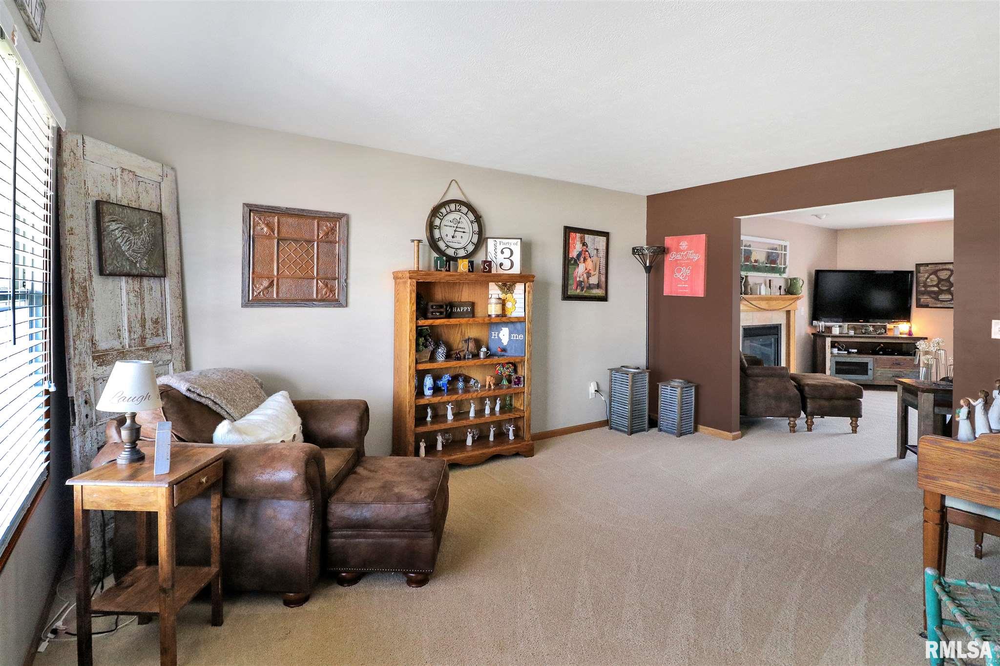1606 Sycamore Washington, IL 61571 - Photo 9 of 38 Gallery Image 9