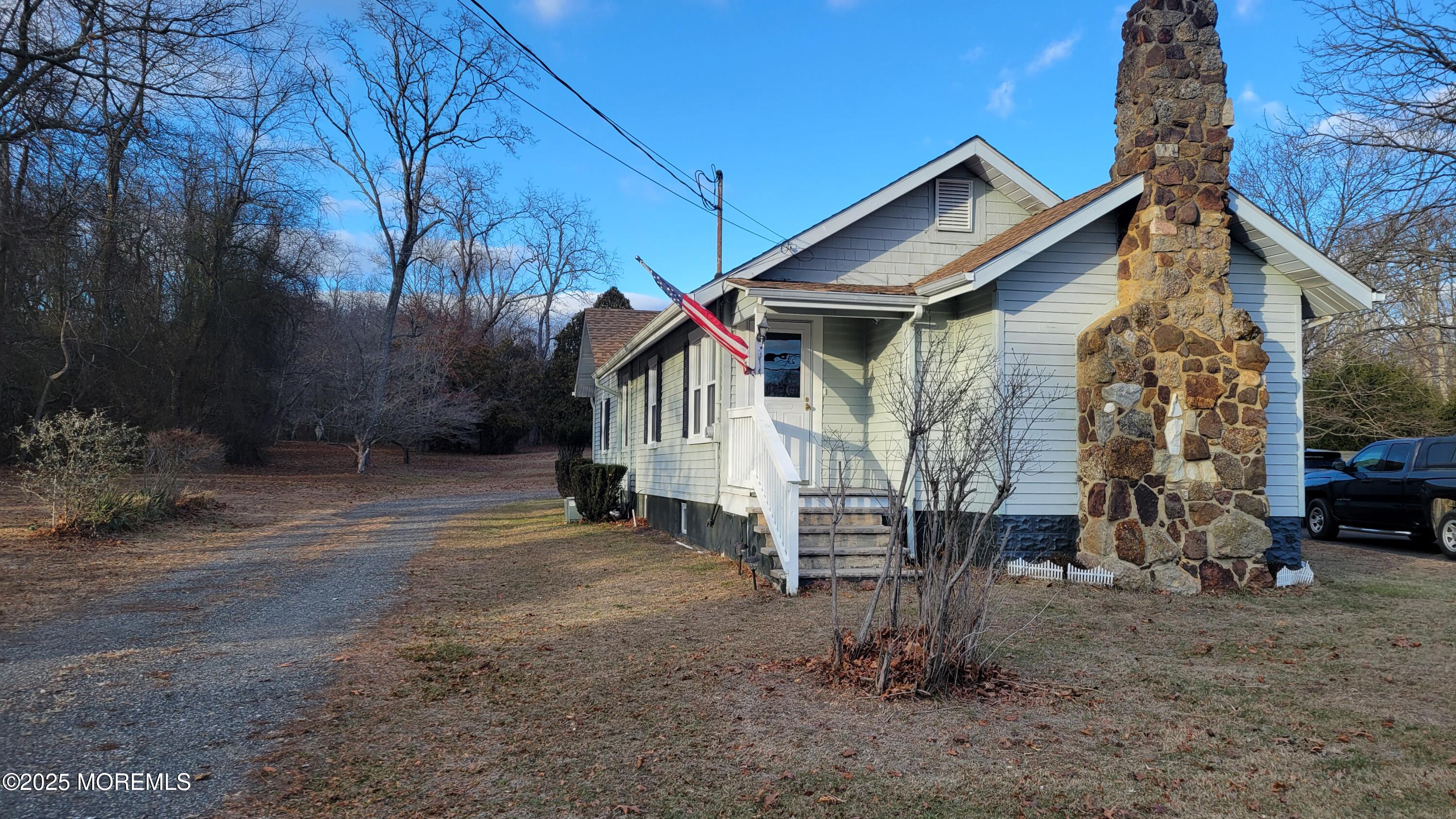 314 West Farms Road Farmingdale, NJ 07727 - Photo 2 of 18 1000013871