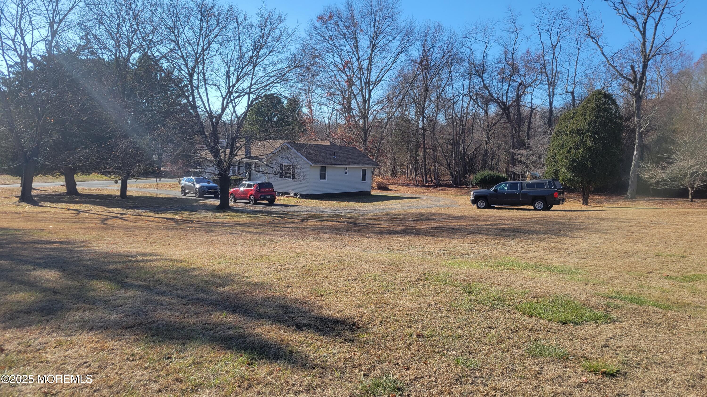 314 West Farms Road Farmingdale, NJ 07727 - Photo 4 of 18 1000013415