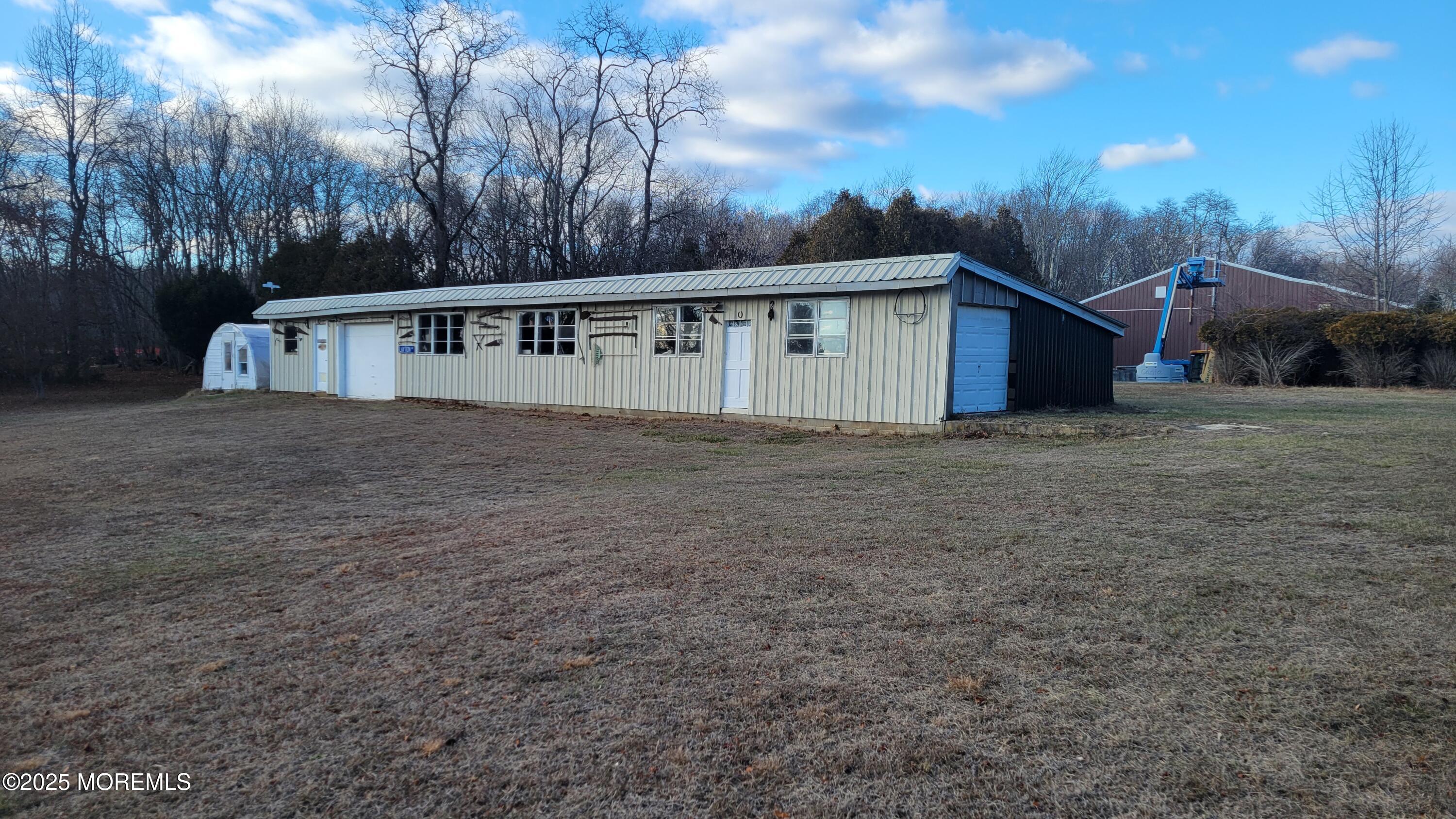 314 West Farms Road Farmingdale, NJ 07727 - Photo 10 of 18 1000013857