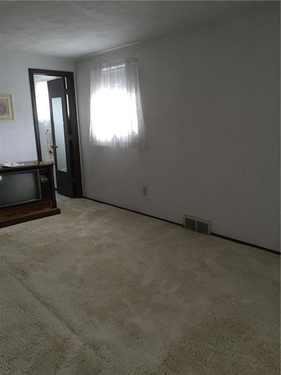 30 Dover Road Irwin, PA 15642 - Photo 25 of 25 Master with 1/2 bath.