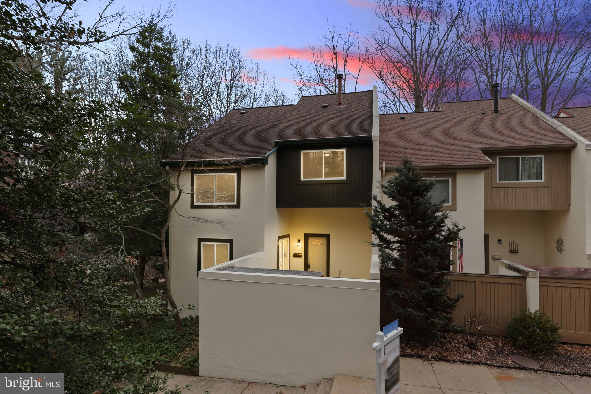 1565 Inlet Court Reston, VA 20190 - Photo 2 of 52