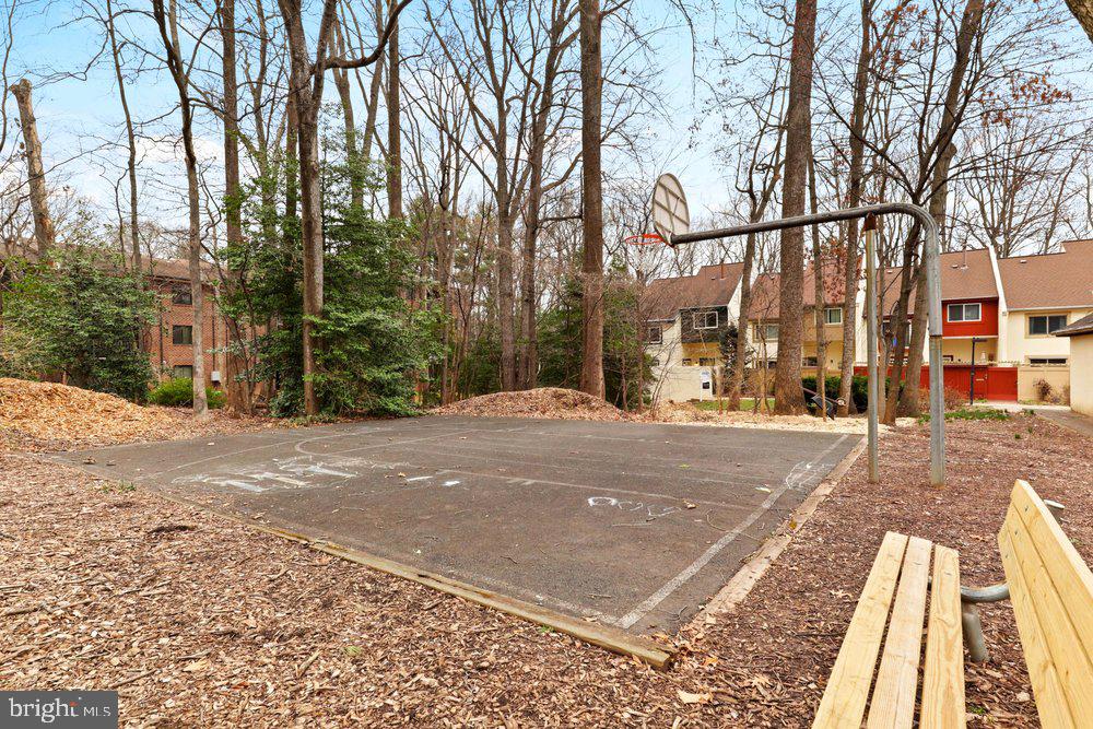 1565 Inlet Court Reston, VA 20190 - Photo 43 of 52