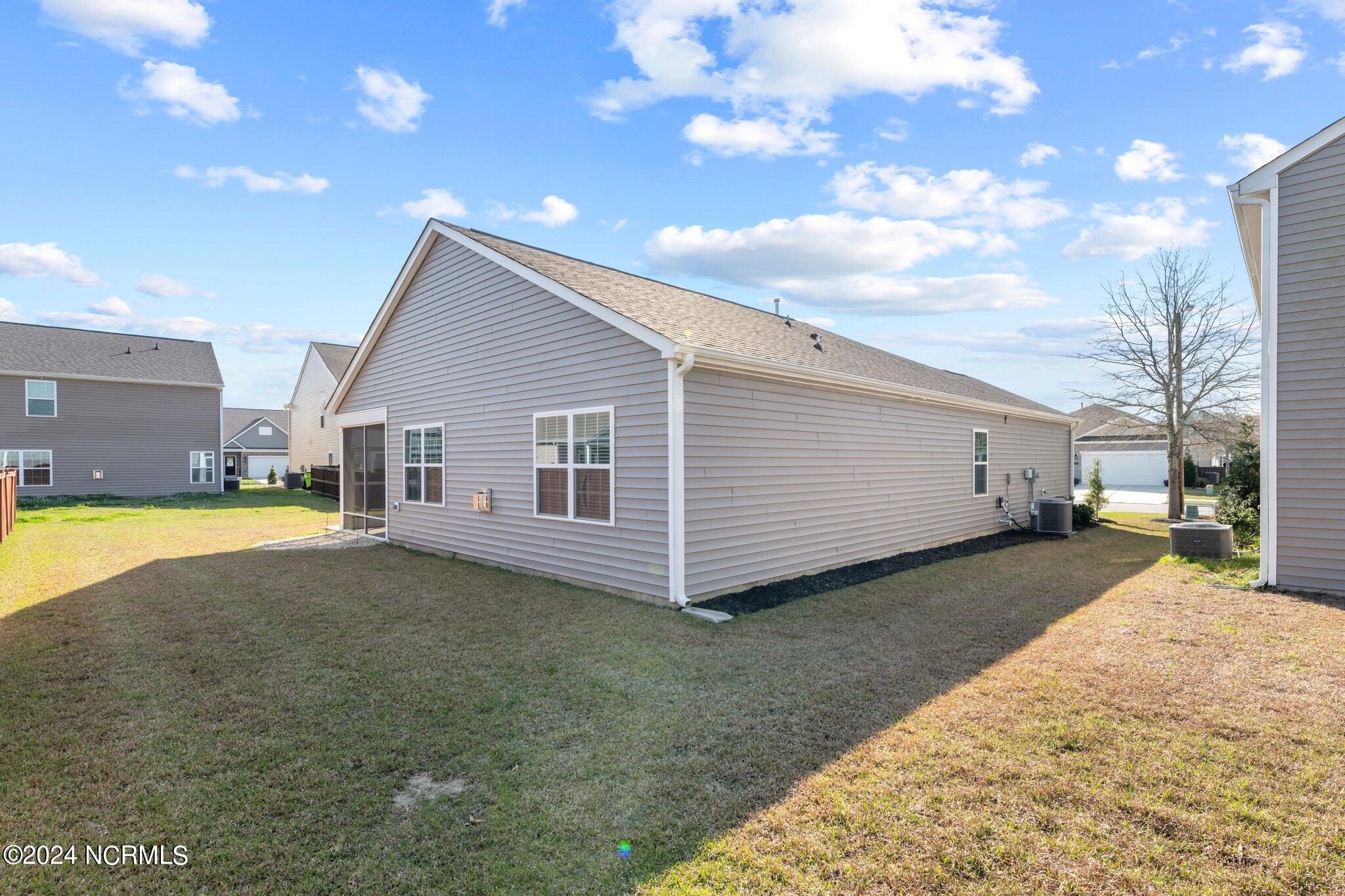 423 Frida Road New Bern, NC 28560 - Photo 10 of 55 31-web-or-mls-DSC_6748