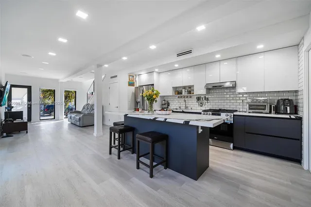 $799,900 | 2692 Southwest 31st Avenue, Miami, FL 33133