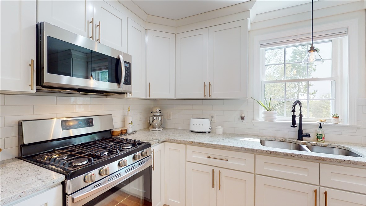 634 Natick Avenue Cranston, RI 02921 - Photo 17 of 30
