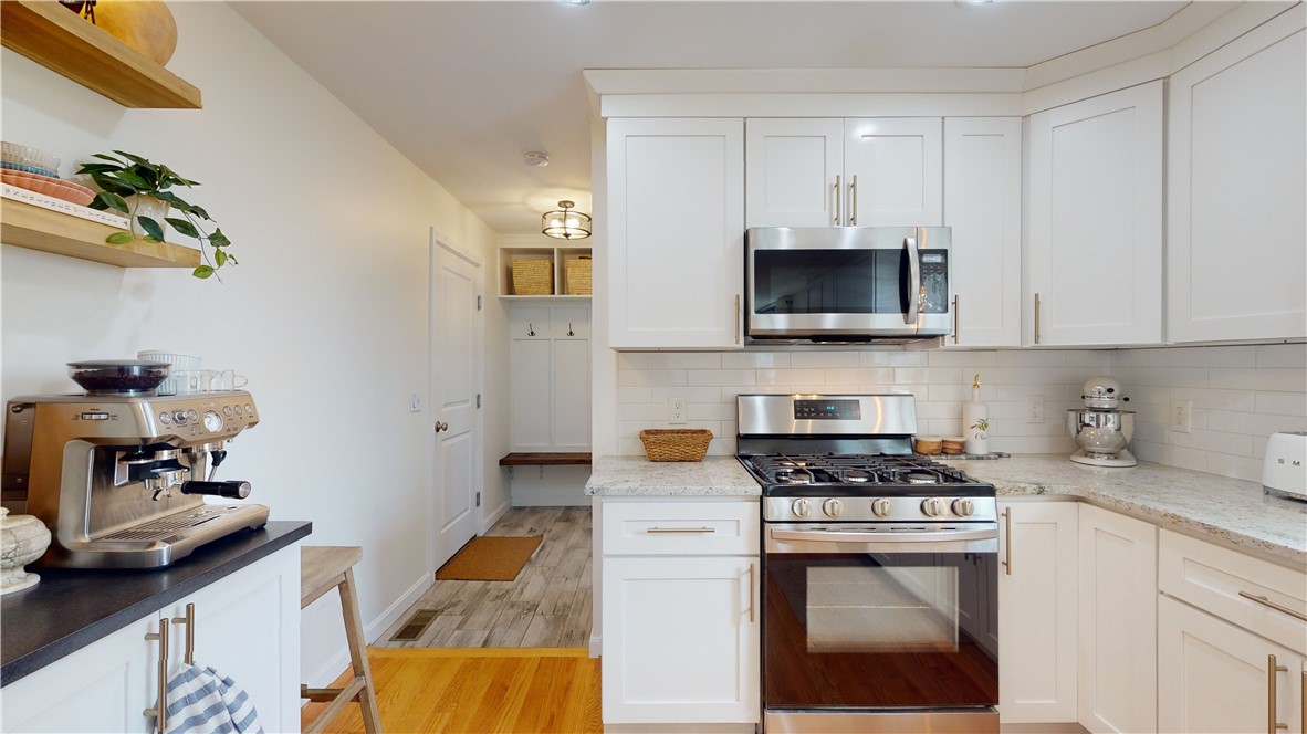 634 Natick Avenue Cranston, RI 02921 - Photo 18 of 30
