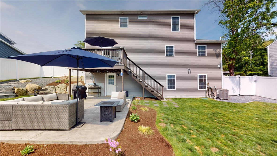 634 Natick Avenue Cranston, RI 02921 - Photo 5 of 30