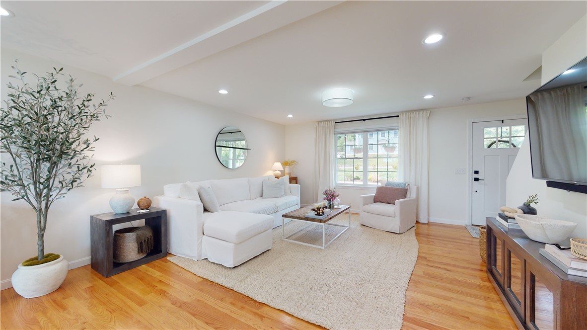634 Natick Avenue Cranston, RI 02921 - Photo 10 of 30
