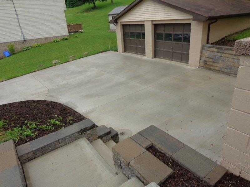 230 Finley Road Plum, PA 15239 - Photo 23 of 25 Parking Lot/Garage.