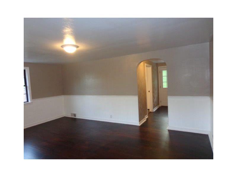 230 Finley Road Plum, PA 15239 - Photo 7 of 25 Living Room.
