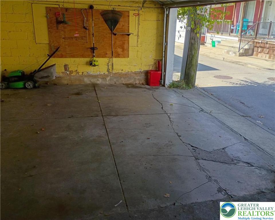 24 North 13th Street Allentown, PA 18102 - Photo 30 of 38 Multi-vehicle Garage