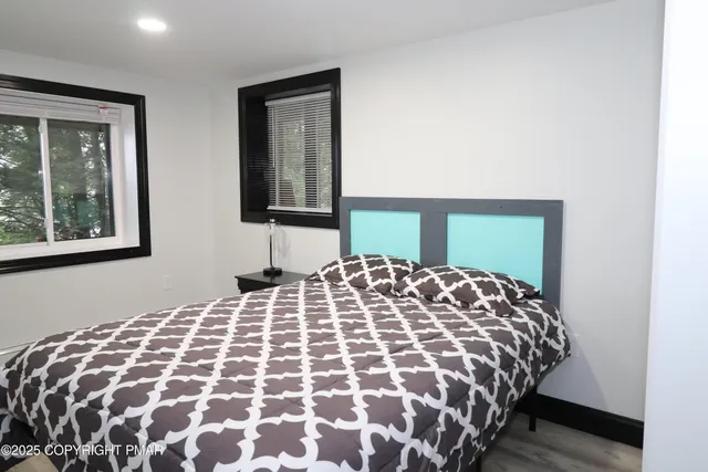 $900,000 | 101 Antler Rdg Court, Hawley, PA 18428