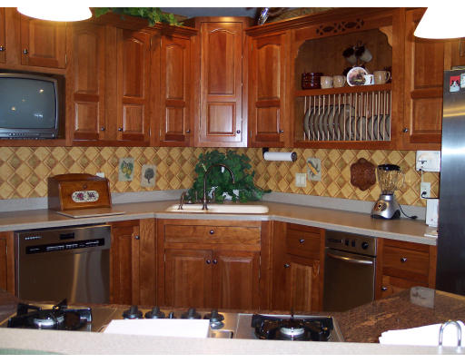 258 Olympic Road Somerset, MA 02726 - Photo 5 of 21 Gallery Image 5
