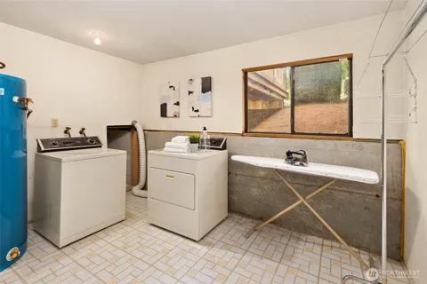 $1,575,000 | 14724 Southeast 49th Street, Bellevue, WA 98006
