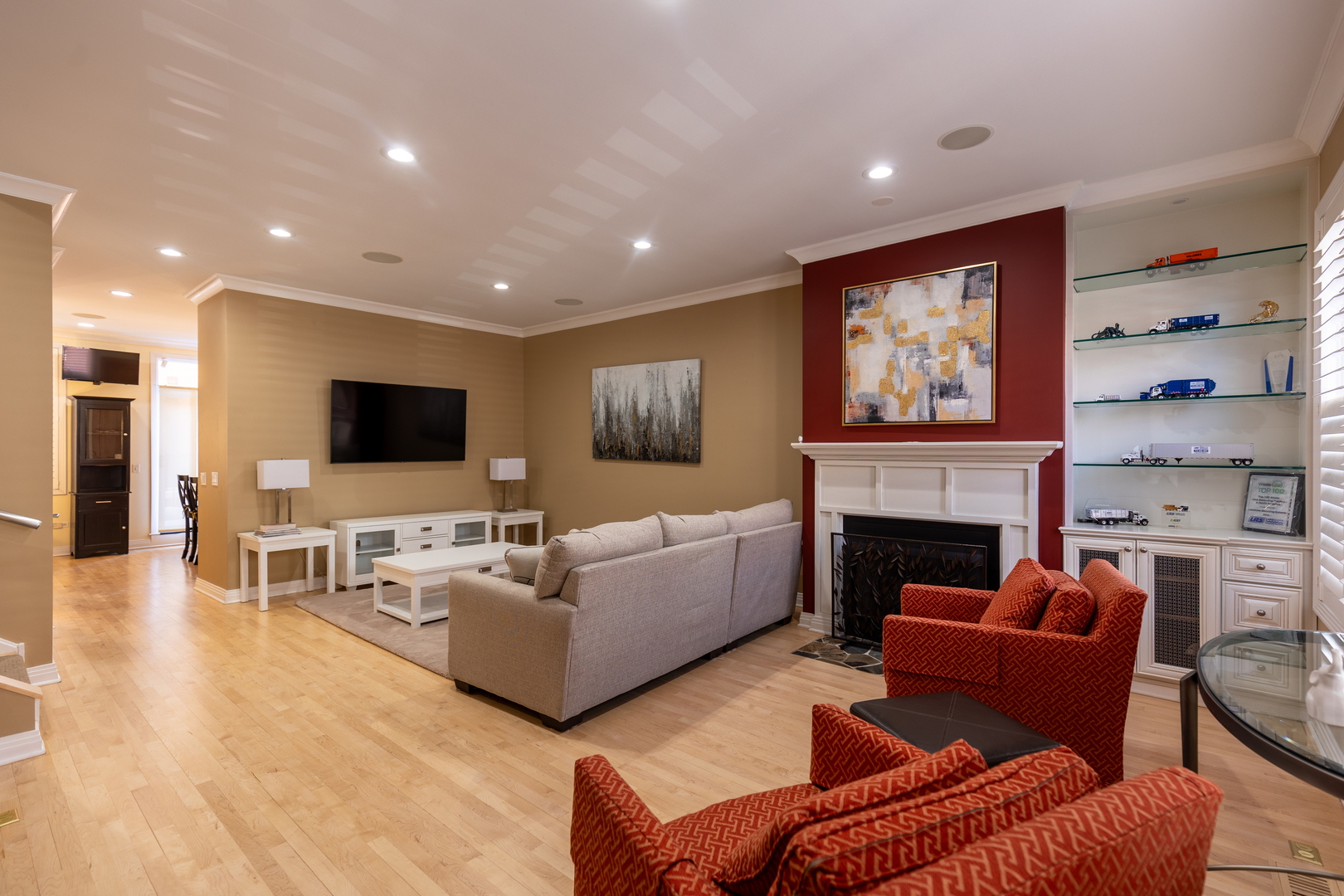 1125 West Monroe Street Chicago, IL 60607 - Photo 11 of 49 a living room with furniture and a flat screen tv