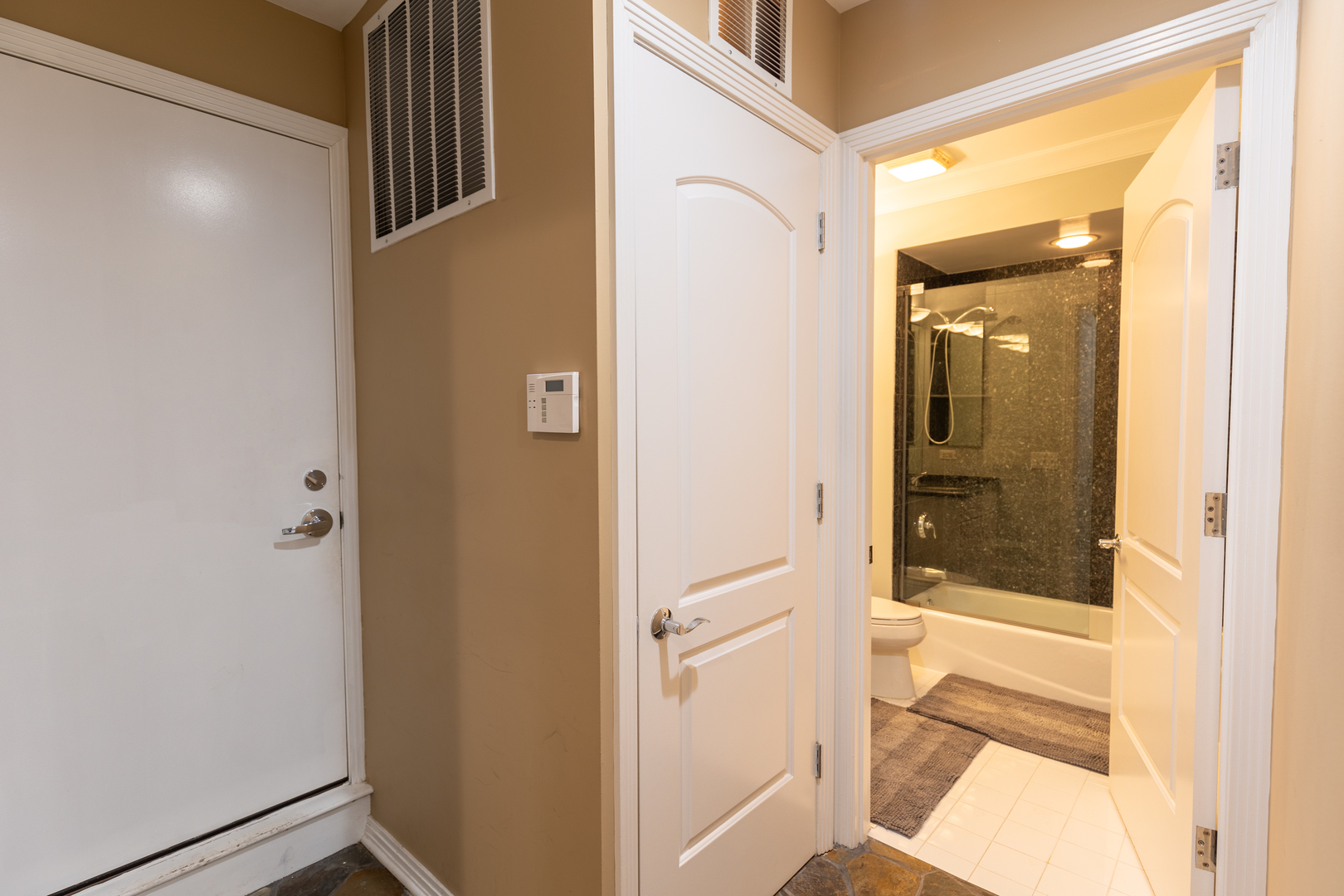 1125 West Monroe Street Chicago, IL 60607 - Photo 37 of 49 a view of a bathroom