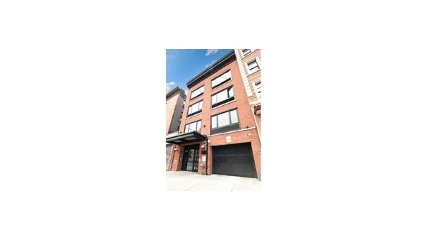 $3,475 | 213 Maujer Street, Unit 1 | Williamsburg