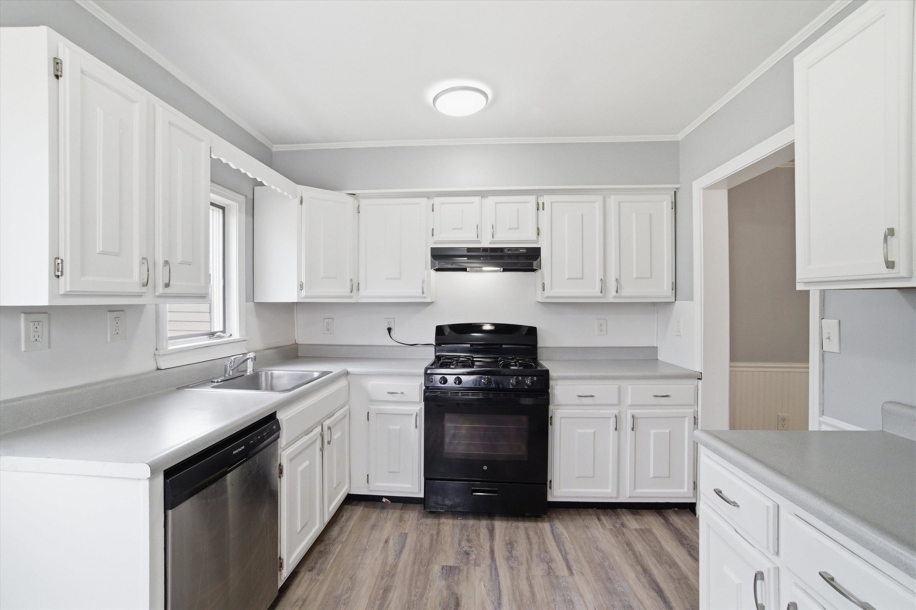 41 Dewey Street Manchester, NH 03103 - Photo 16 of 42