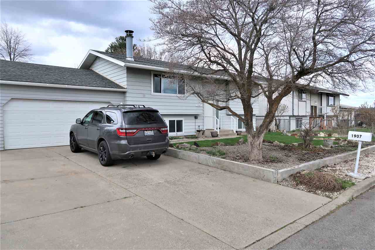 1907 North Raymond Road Spokane Valley, WA 99206 - Photo 1 of 20 Gallery Image 1