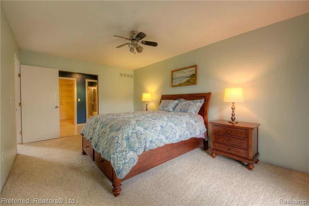 23233 Farmington Road Farmington, MI 48336 - Photo 24 of 41 P26.jpg