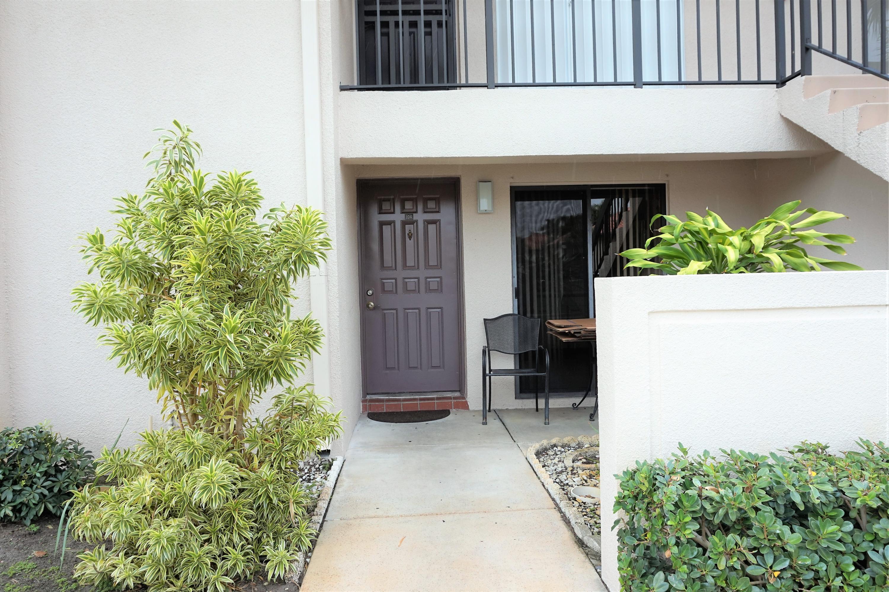 350 Club Circle, Unit 104 Boca Raton, FL 33487 - Photo 4 of 11 DSC07669 (2)
