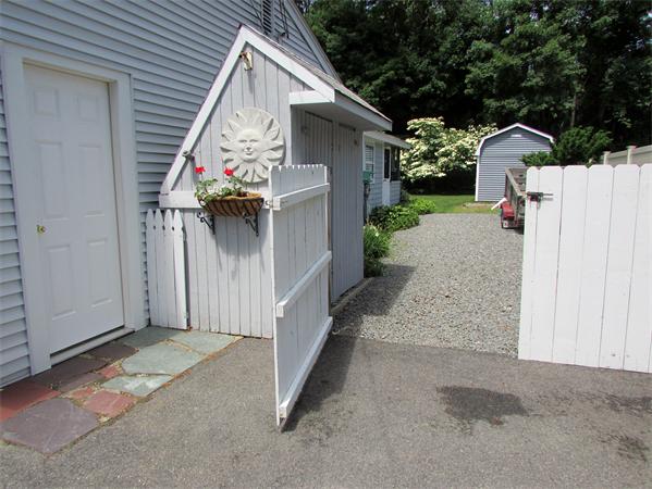48 Michael Road Raynham, MA 02767 - Photo 3 of 24 Gallery Image 3