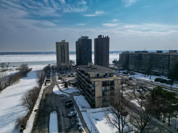 $125,000 | 8300 East Jefferson Avenue, Unit 104, Detroit, MI 48214