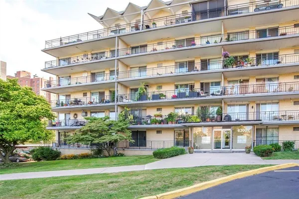 $99,900 | 8300 East Jefferson Avenue, Unit 104, Detroit, MI 48214
