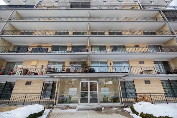 $125,000 | 8300 East Jefferson Avenue, Unit 104, Detroit, MI 48214