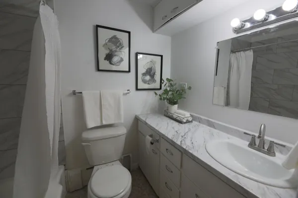 $125,000 | 8300 East Jefferson Avenue, Unit 104, Detroit, MI 48214