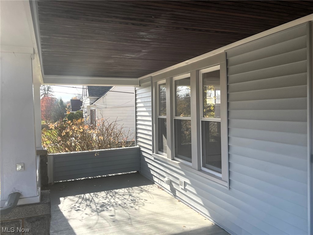 924 Richmond Road Cleveland, OH 44124 - Photo 2 of 34 View of patio