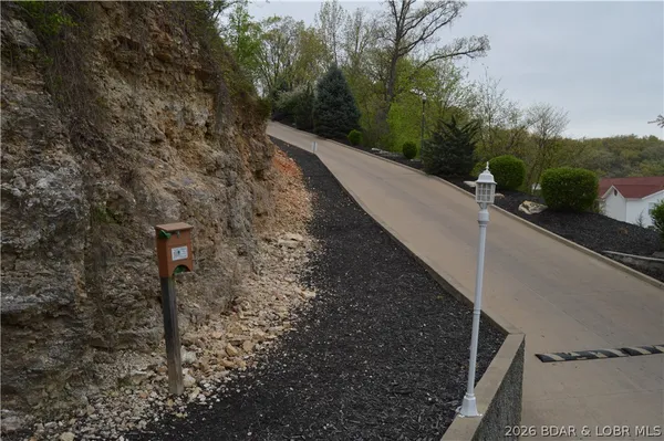 $380,000 | 68 Lighthouse Road, Unit 133, Lake Ozark, MO 65049