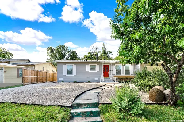 $1,975 | 630 Sumner Drive, San Antonio, TX 78209