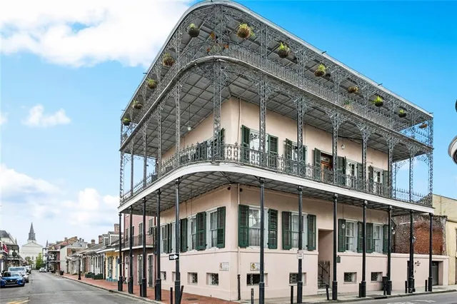 $2,100 | 716 Dauphine Street, Unit 1A, New Orleans, LA 70116