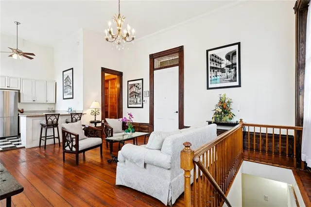 $2,100 | 716 Dauphine Street, Unit 1A, New Orleans, LA 70116