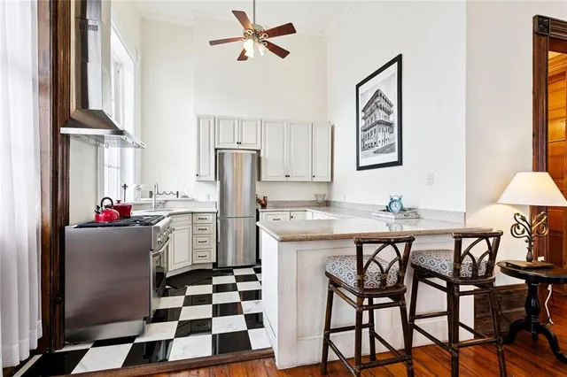 $2,100 | 716 Dauphine Street, Unit 1A, New Orleans, LA 70116