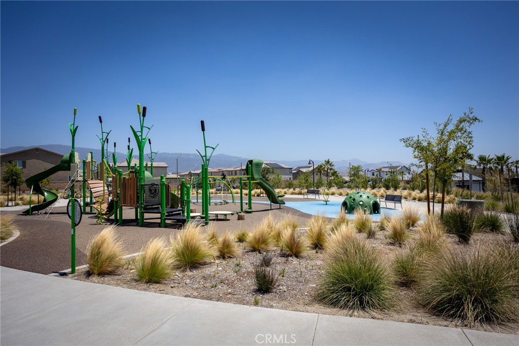 2467 Gunner Ridge Way Rialto, CA 92377 - Photo 28 of 38
