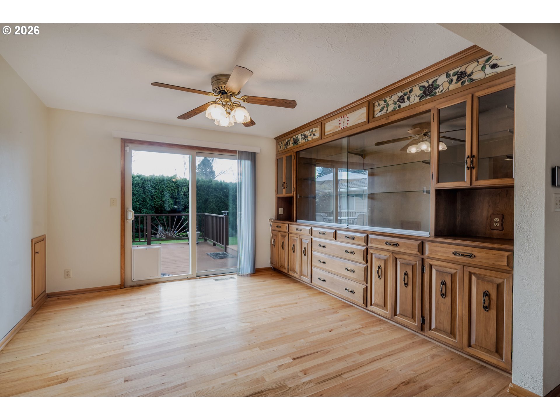 4290 Ivory Way Northeast Salem, OR 97305 - Photo 11 of 42 a kitchen with stainless steel appliances granite countertop a stove and cabinets
