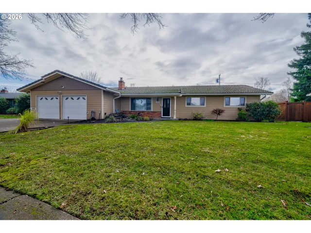 a view of a livingroom with a furniture