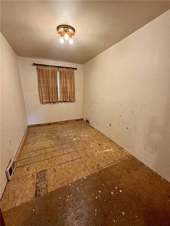 589 Hookstown Grade Road Coraopolis, PA 15108 - Photo 15 of 17