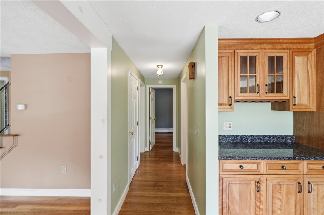 128 Grandview Avenue Lincoln, RI 02865 - Photo 15 of 48 Entrance to the addition