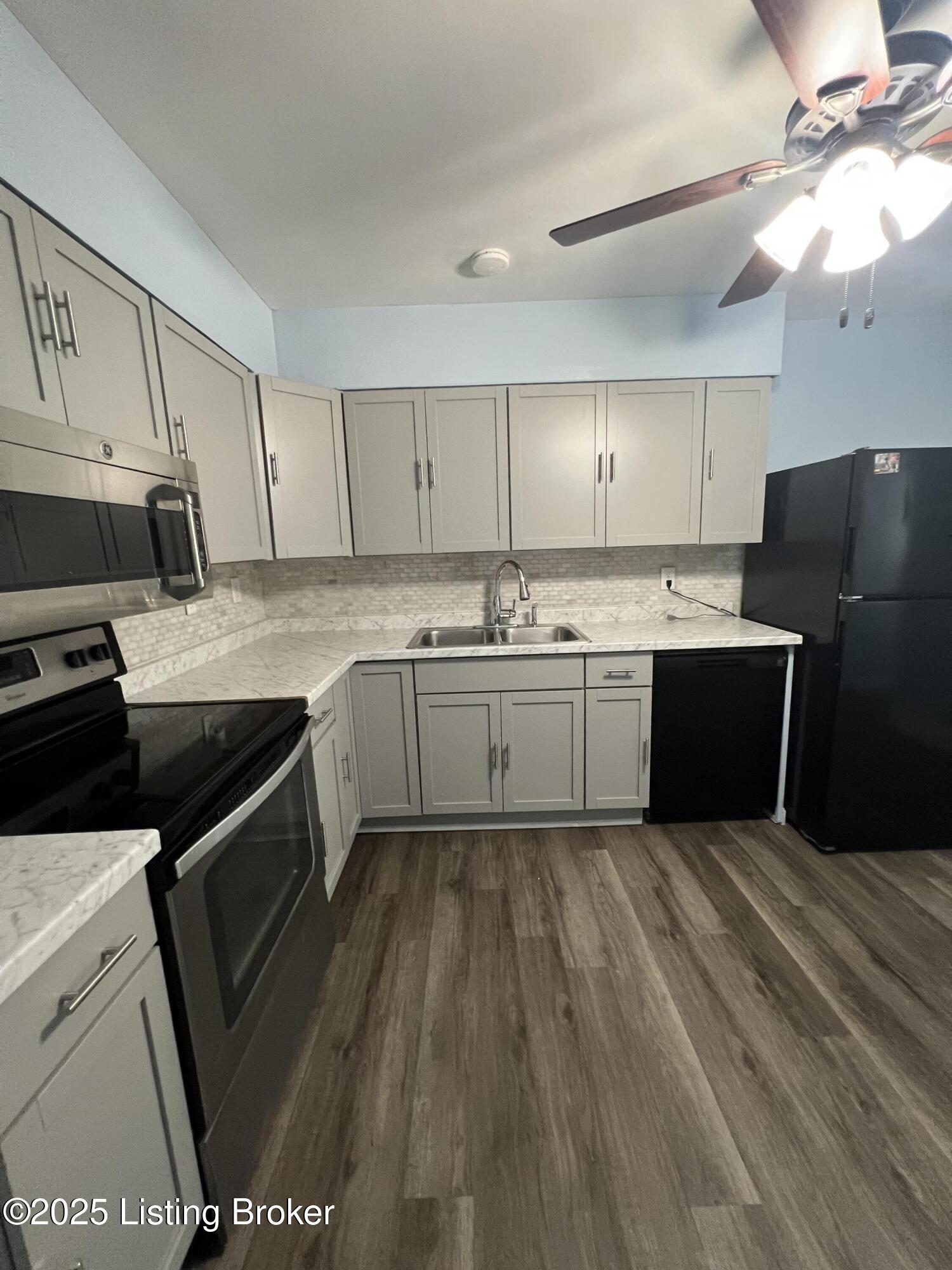 2231 Peaslee Road Louisville, KY 40216 - Photo 12 of 47 Kitchen2