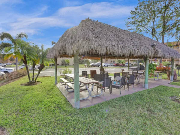 $85,000 | 6570 Royal Palm Boulevard, Unit 210J, Margate, FL 33063