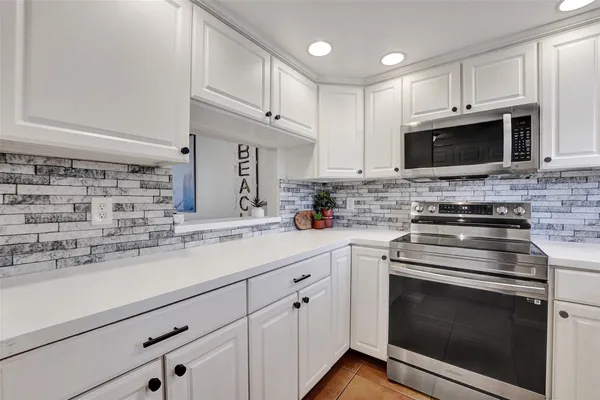 $85,000 | 6570 Royal Palm Boulevard, Unit 210J, Margate, FL 33063