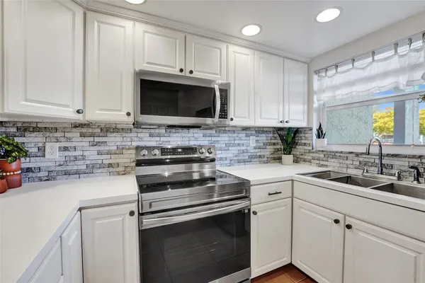 $85,000 | 6570 Royal Palm Boulevard, Unit 210J, Margate, FL 33063