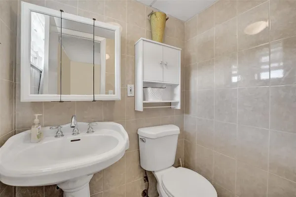 $85,000 | 6570 Royal Palm Boulevard, Unit 210J, Margate, FL 33063